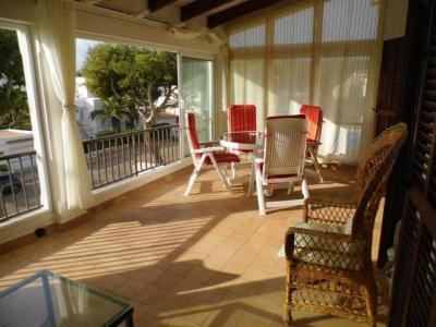SAISON: Schönes Apartment mit Pool in 1. Linie der Küste von Cala d'Or - AP 132