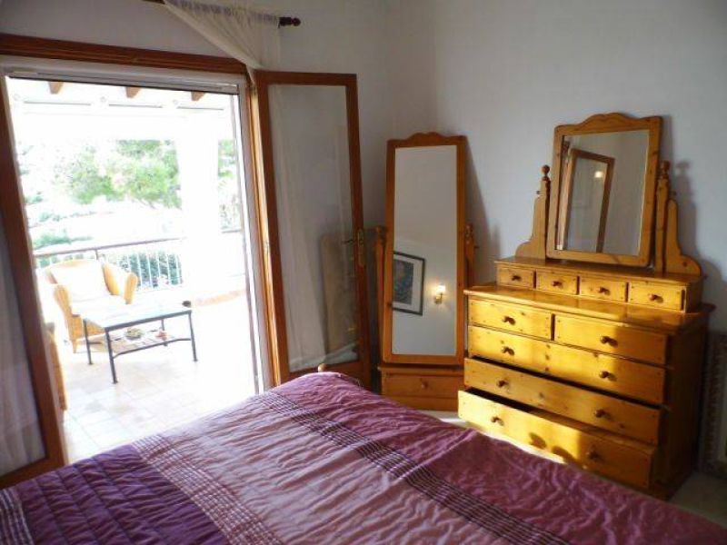 SAISON: Schönes Apartment mit Pool in 1. Linie der Küste von Cala d'Or - AP 132