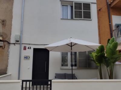 Saison: Schönes Reihenhaus mit viel Komfort und Terrassen in S Illot -- RH 13 T