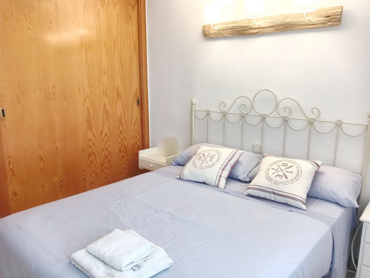 TEMPORADA E INVIERNO AP 25 DE SEPTIEMBRE: Apartamento en planta baja en el puerto de Colonia St Jord