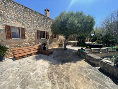 SAISON: Urige Casita mit vielen Terrassen, 2 Kaminen, AC in ruhiger Lage von Cas Concos-- C 13 T