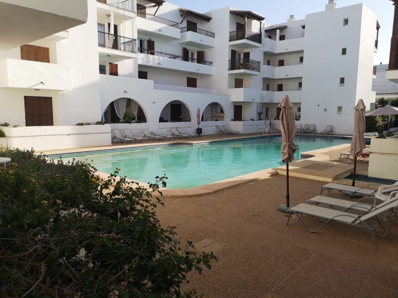 Saison/ Winter 27-28 : Modernes Studio mit Terrasse und Gemeinschaftspool in Cala Dor AP 17 WT