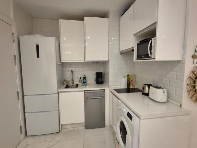 Temporada/Invierno 27-28: Estudio moderno con terraza y piscina comunitaria en Cala Dor AP 17 WT