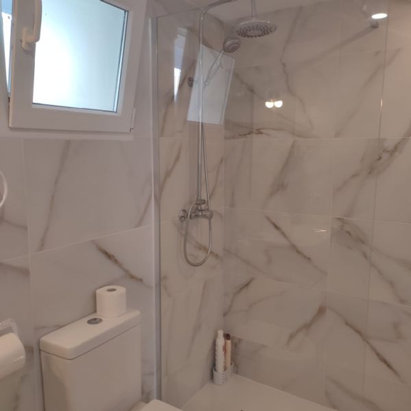 Temporada/Invierno 27-28: Estudio moderno con terraza y piscina comunitaria en Cala Dor AP 17 WT