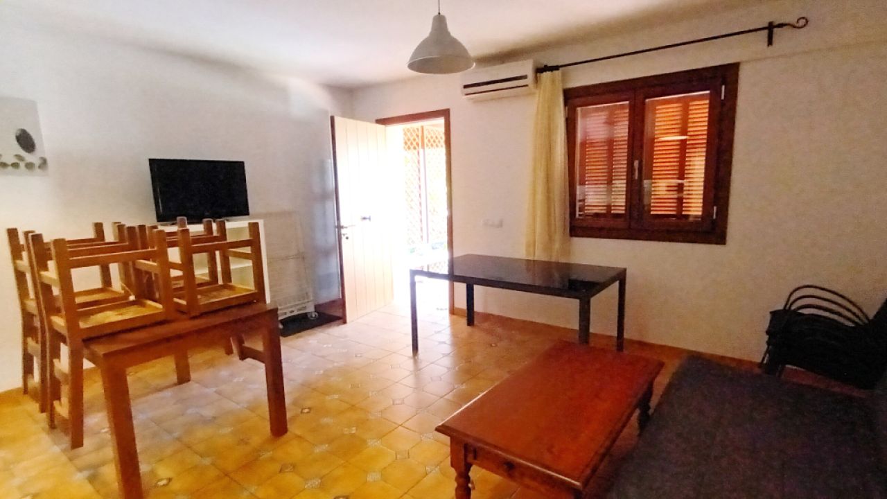 SAISON / WINTER: 4 Landapartments mit Gemeinschaftspool und AC in einer Siedlung bei Campos--AP 23 T