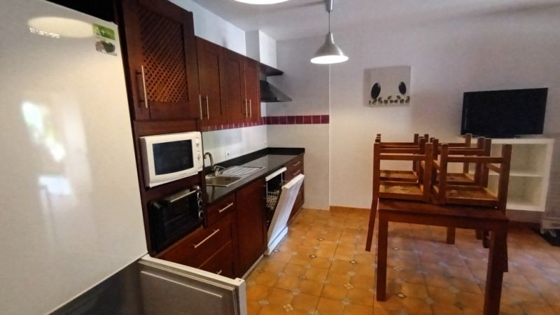 SAISON / WINTER: 4 Landapartments mit Gemeinschaftspool und AC in einer Siedlung bei Campos--AP 23 T