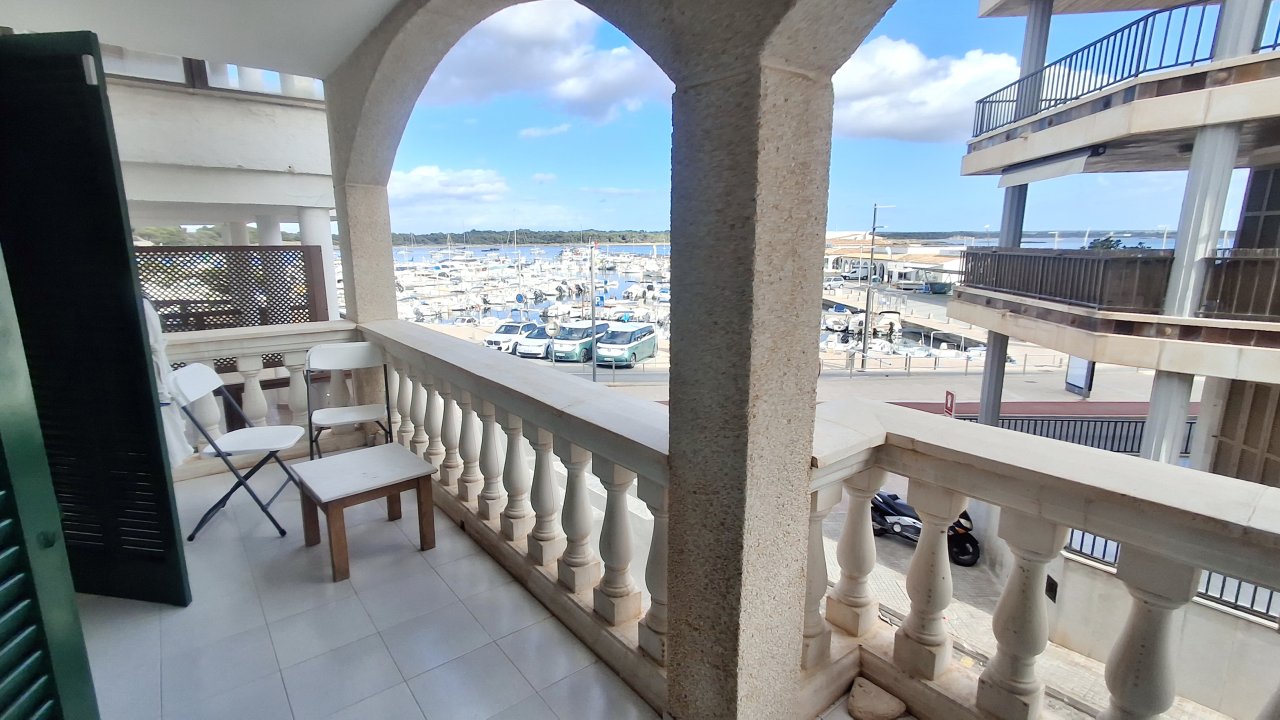 Season / Winter: 1st floor apartment with harbor views in Colonia st Jordi --- AP 33 T