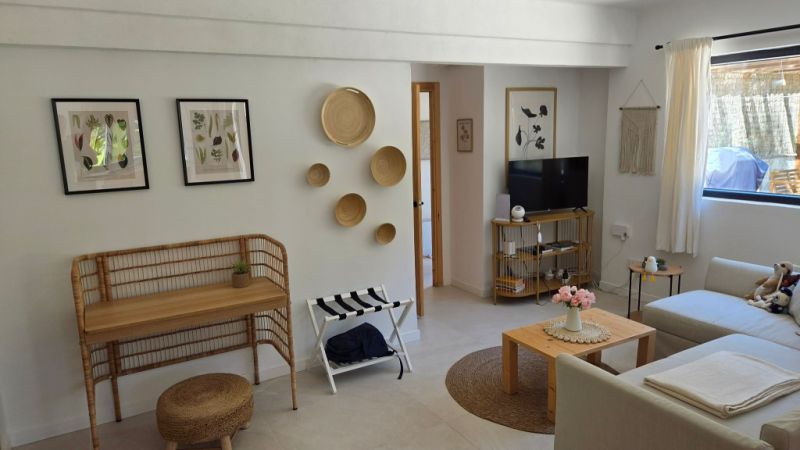 Saison/Winter: Ebenerdiges Chalet mit Garten, Kamin, AC in waldiger Lage von Cala LLombards-CH 12 WT