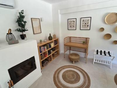 Saison/Winter: Ebenerdiges Chalet mit Garten, Kamin, AC in waldiger Lage von Cala LLombards-CH 12 WT