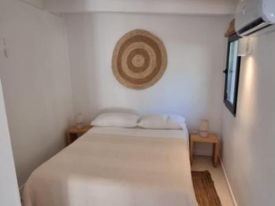 Temporada/Invierno: Chalet a nivel del suelo, moderno, en zona arbolada en la bahía de Cala Llombards - CH12