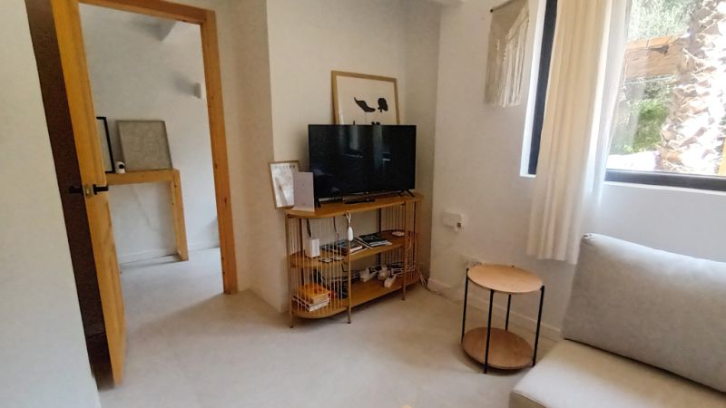 Temporada/Invierno: Chalet a nivel del suelo, moderno, en zona arbolada en la bahía de Cala Llombards - CH12