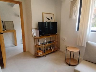 Temporada/Invierno: Chalet a nivel del suelo, moderno, en zona arbolada en la bahía de Cala Llombards - CH12