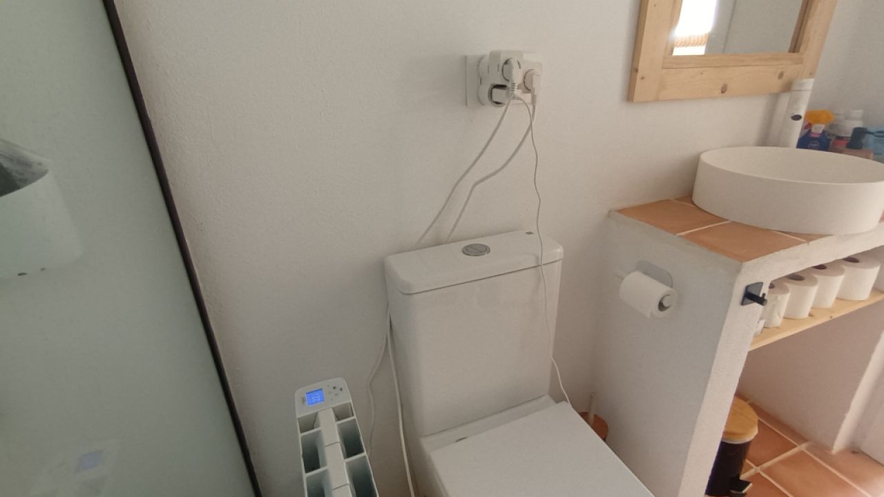 Temporada/Invierno: Chalet a nivel del suelo, moderno, en zona arbolada en la bahía de Cala Llombards - CH12