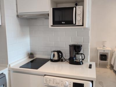 Saison/ Winter: Modernes Studio mit Terrasse und Gemeinschaftspool im Zentrum von Cala Dor AP 17 WT