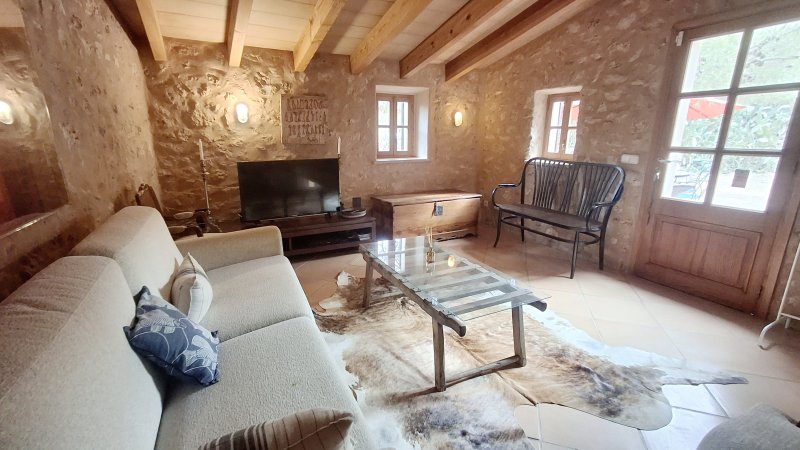 Saison / WInter: Rustikales Dorfhaus mit Garten in einer Dorfsiedlung Sa Sorda - Campos -- DH 40