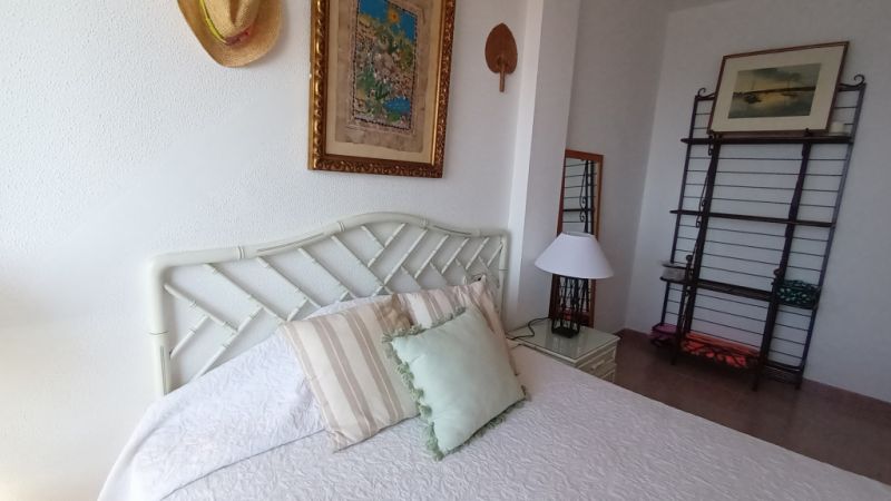 Season 26/27: Modern apartment in first line of the coast of St Jordi --- AP 10 T