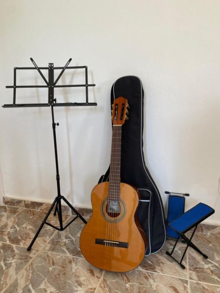 Salvador Cortez Classical Guitar 3/4 for Children