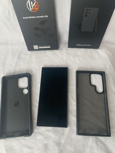 Samsung Galaxy S24 Ultra 512 GB Titanium Black (original packaging, Vodafone-refurbished + 2 premium cases)