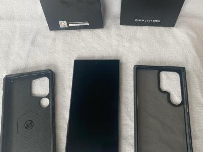 Samsung Galaxy S24 Ultra 512 GB Titanium Black (original packaging, Vodafone-refurbished + 2 premium cases)