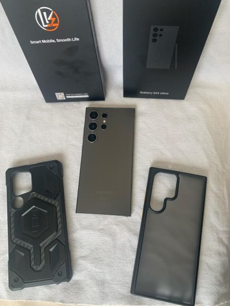 Samsung Galaxy S24 Ultra 512 GB Titanium Black (original packaging, Vodafone-refurbished + 2 premium cases)