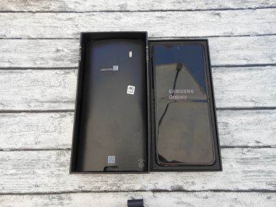 Samsung Galaxy Z Flip 4 , 256 GB , 8 GB ROM , Pink-Gold  inkl. orig. Verpackung uvm.