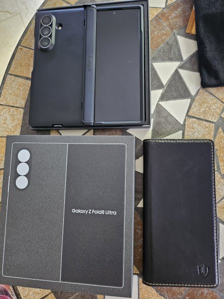 Samsung Galaxy Z Fold 8 Ultra, 16 GB RAM, 1TB Almacenamiento, Solo 1 Ciclo de Carga