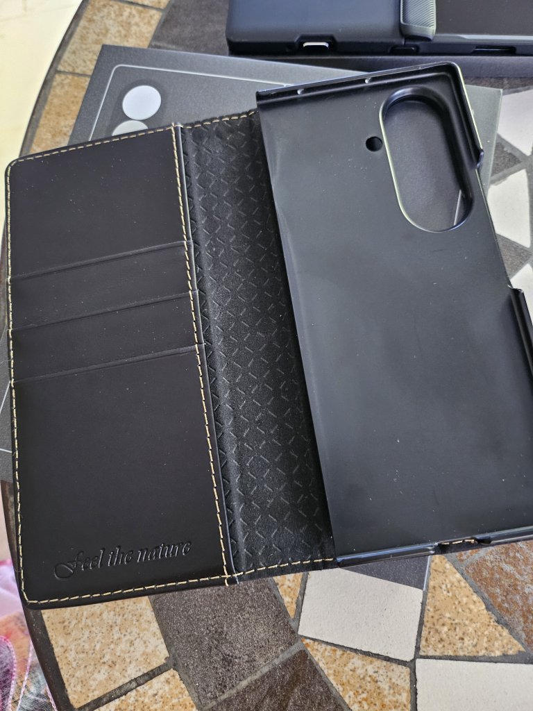 Samsung Galaxy Z Fold 8 Ultra, 16 GB RAM, 1TB Almacenamiento, Solo 1 Ciclo de Carga