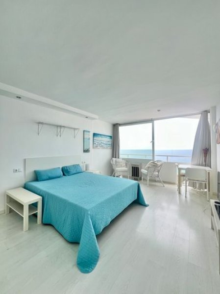 San Augusti - Estudio con vistas al mar