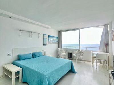 San Augusti - Estudio con vistas al mar