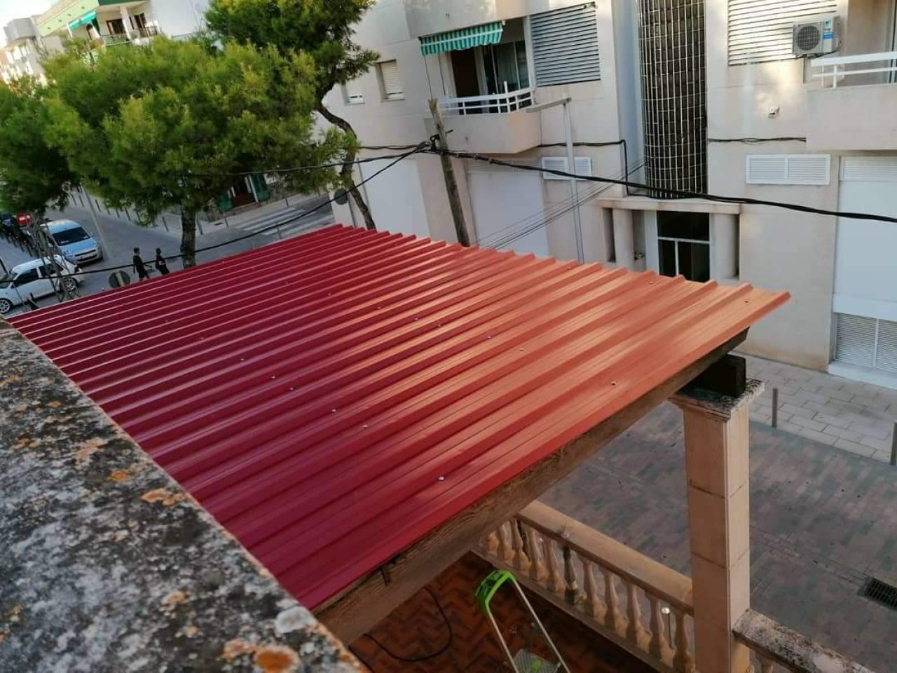 Sandwich panel roofs, sheet metal, tiles...