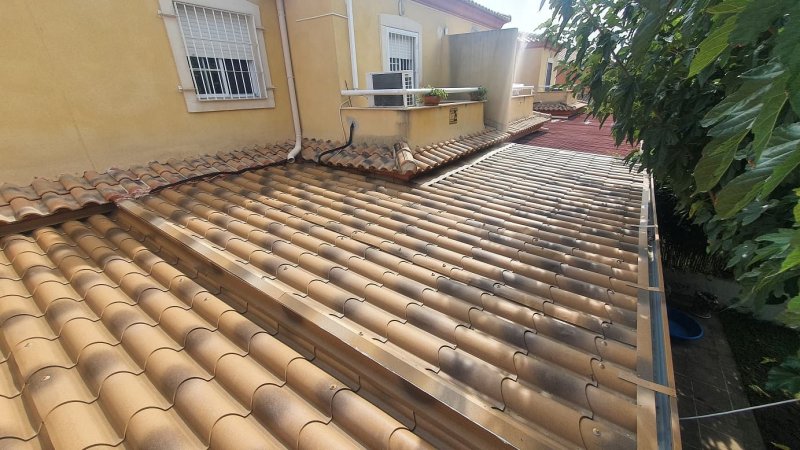 Sandwich panel roofs, sheet metal, tiles...