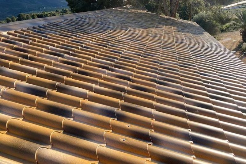 Sandwich panel roofs, sheet metal, tiles...