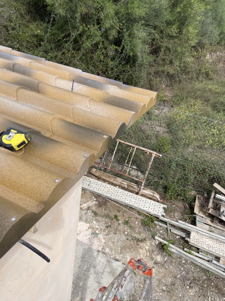 Sandwich panel roofs, sheet metal, tiles...