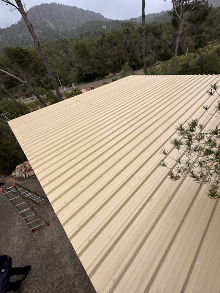 Sandwich panel roofs, sheet metal, tiles...
