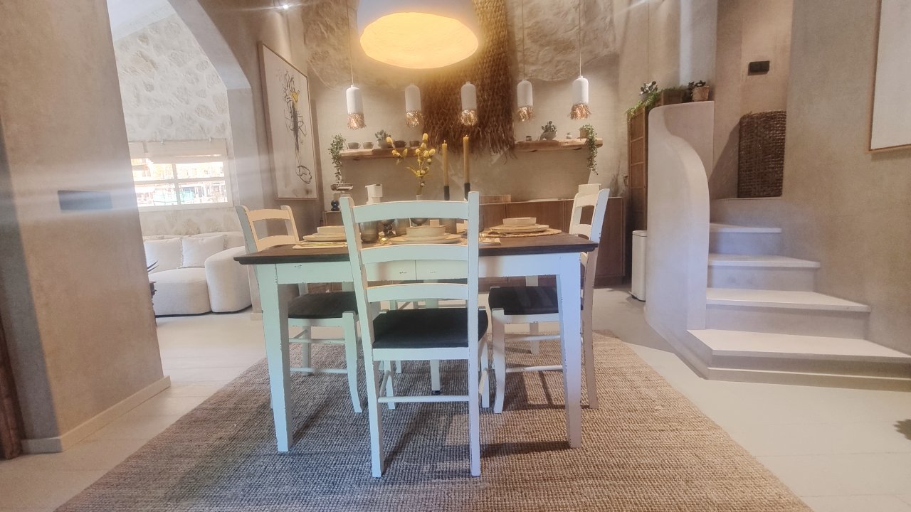 Saniertes Apartment in 2. Etage mit kl. Terrasse im Zentrum von LLucmayor -- AP 20 VK