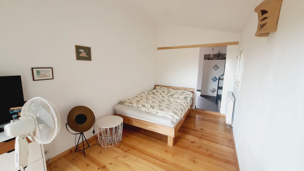 SANT JOAN (CENTRE OF THE ISLAND): Charming finca with pool, private well, guest apartment and 82 m² shed