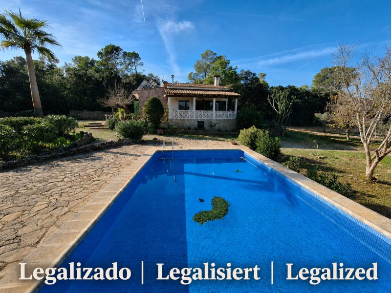 SANT JOAN (CENTRE OF THE ISLAND): Charming finca with pool, private well, guest apartment and 82 m² shed