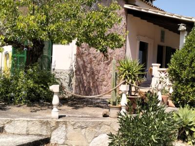 SANT JOAN (CENTRE OF THE ISLAND): Charming finca with pool, private well, guest apartment and 82 m² shed