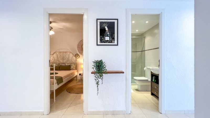 SANTA PONSA in 1. Meereslinie: Komplett renovierte, möblierte 3 SZ-Wohnung zur Langzeitvermietung