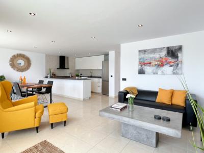 SANTA PONSA in 1. Meereslinie: Komplett renovierte, möblierte 3 SZ-Wohnung zur Langzeitvermietung