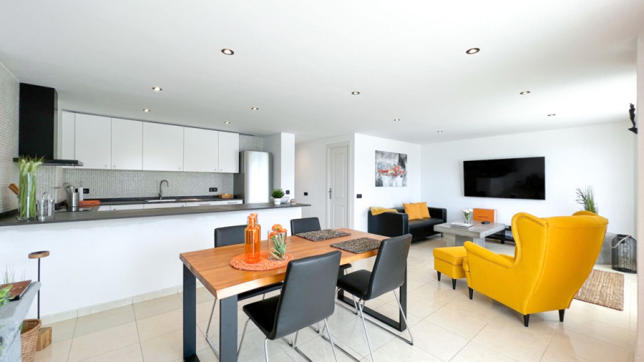 SANTA PONSA in 1. Meereslinie: Komplett renovierte, möblierte 3 SZ-Wohnung zur Langzeitvermietung