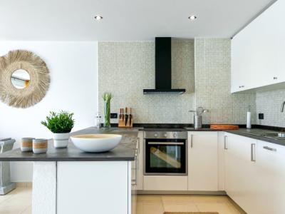 SANTA PONSA in 1. Meereslinie: Komplett renovierte, möblierte 3 SZ-Wohnung zur Langzeitvermietung