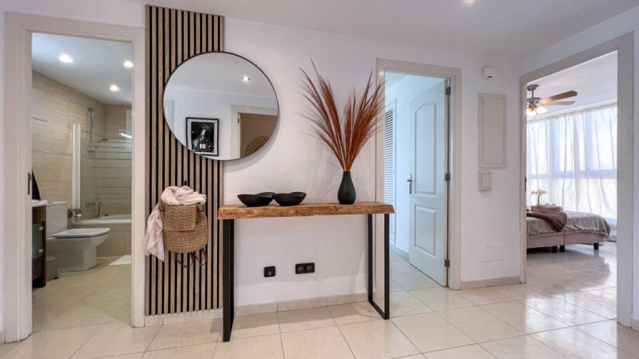 SANTA PONSA in 1. Meereslinie: Komplett renovierte, möblierte 3 SZ-Wohnung zur Langzeitvermietung