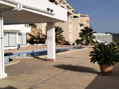 SANTA PONSA: Ruhige, renovierte möblierte 2 SZ-Wohnung mit Meerblick-Terrasse, Heizung & Pool zu VM