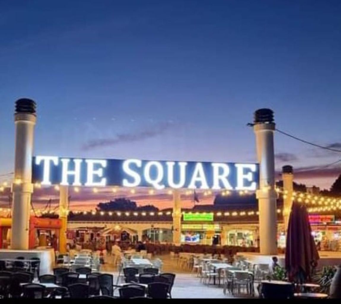 SANTA PONSA: Souvenir shop premises for sale