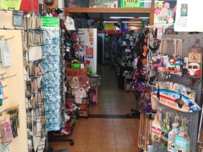 SANTA PONSA: Souvenir shop premises for sale