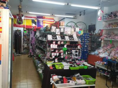 SANTA PONSA: Souvenir shop premises for sale