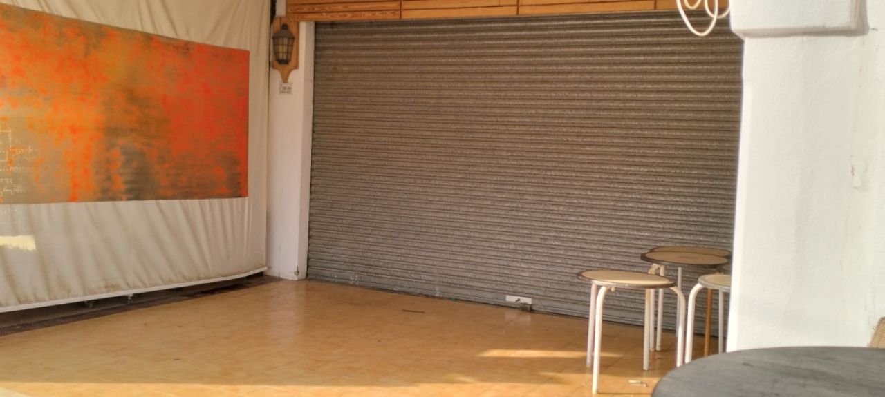 SANTA PONSA: Souvenir shop premises for sale
