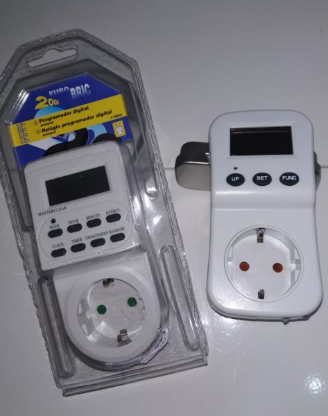 Schaltuhr Digital NEU und Originalverpackt Strommessgerät