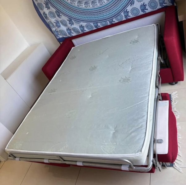 Schlafsofa der Marke La Forma dunkelrot,  Bett, Couch, Kleiderschrank,
